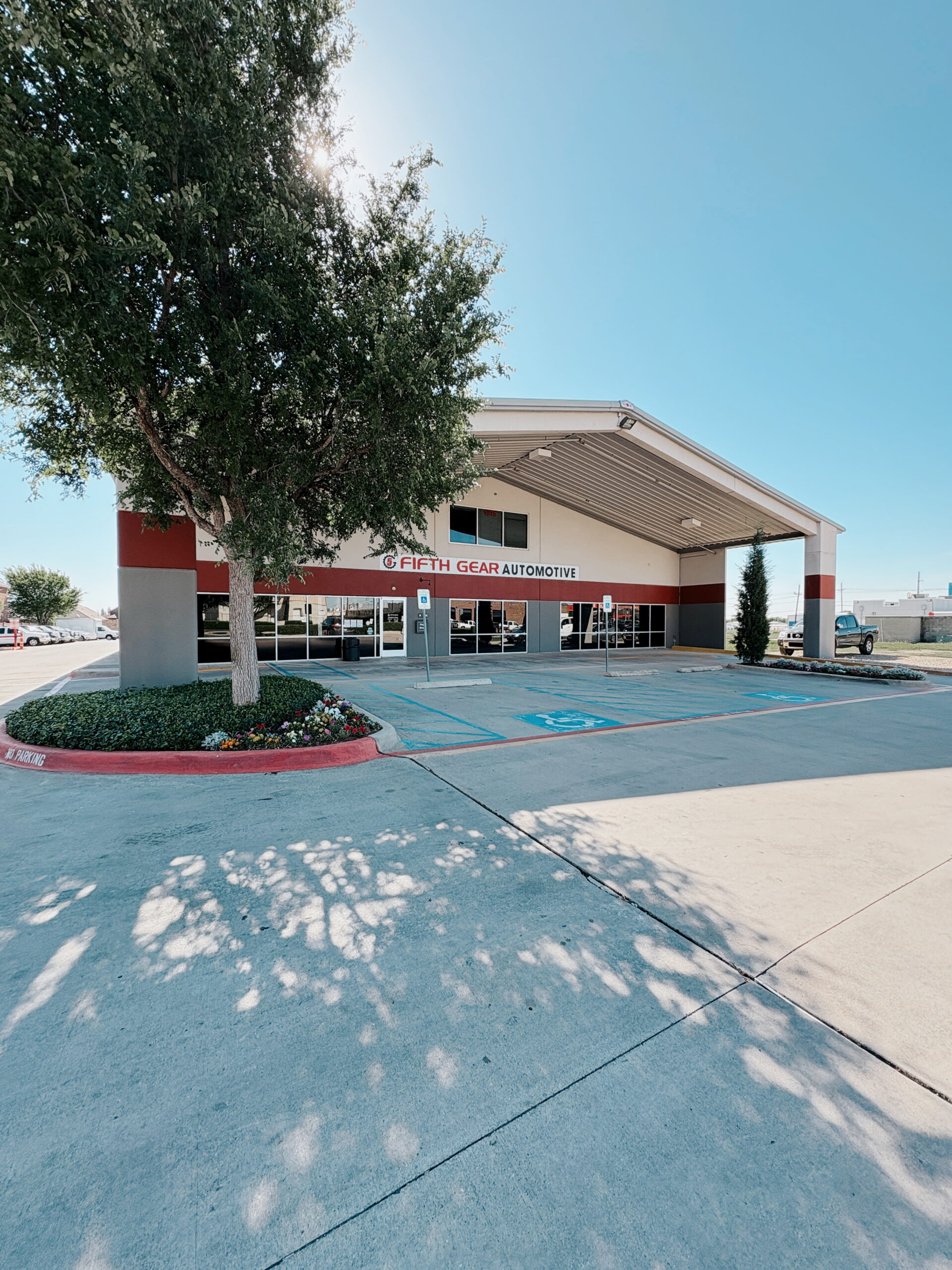 Fifth Gear Automotive Repair lobby in Lewisville, TX